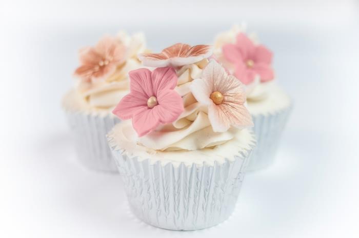 cupcake deco ιδέες γαμήλια διακόσμηση διακοσμήσεις τραπεζιού λουλούδια