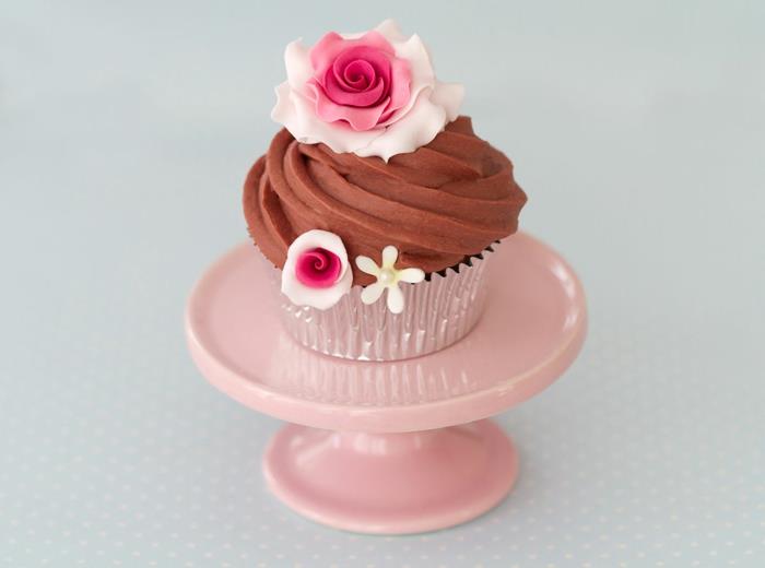 cupcake deco muffins κακάο κρέμα ζάχαρη λουλούδια τριαντάφυλλα