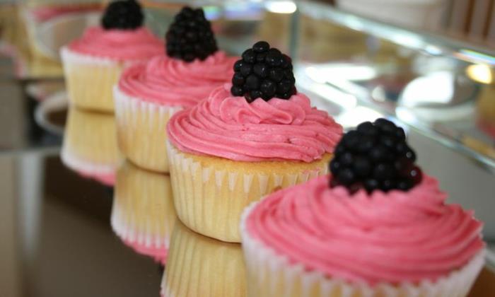 cupcake deco muffins ροζ κρέμα βατόμουρα