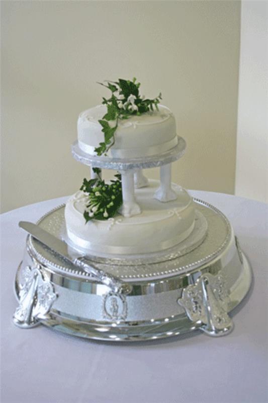 cupcakes γαμήλια τούρτα ασημένια σανίδα σερβιρίσματος