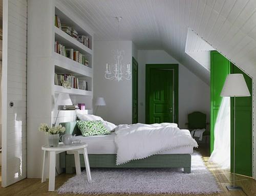 υπνοδωμάτιο σοφίτας κομψή διακόσμηση πράσινες πινελιές