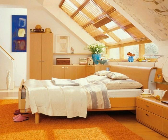 Δημιουργήστε κεκλιμένες οροφές και δημιουργήστε ένα μικρό, άνετο υπνοδωμάτιο