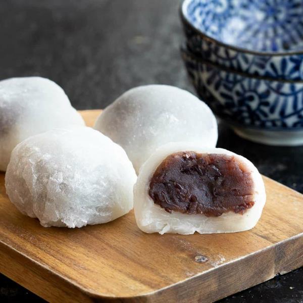 Ετοιμάστε daifuku mochi με φασόλια adzuki