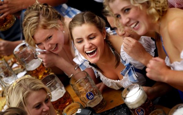 dirndl loop oktoberfest παραδοσιακή μόδα κοστουμιών