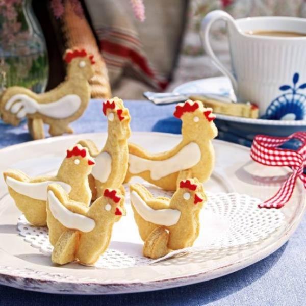 ιδέα διακόσμησης για πασχαλινό ψήσιμο μπισκότα ειδώλια κοτόπουλα γιορτινά