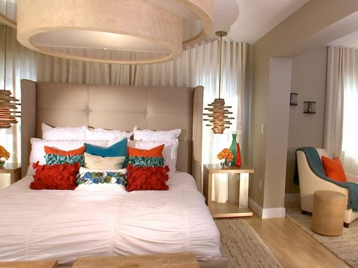 ιδέες διακόσμησης υπνοδωμάτιο ρίξτε μαξιλάρια μεγάλη λάμπα