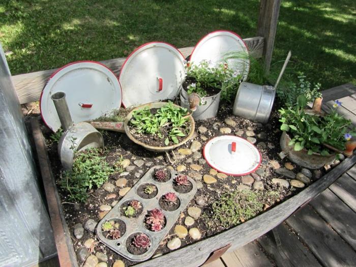 φτιάξτε μόνοι σας ιδέες διακόσμησης διακόσμηση κήπου φυτά πιάτα δημιουργικά
