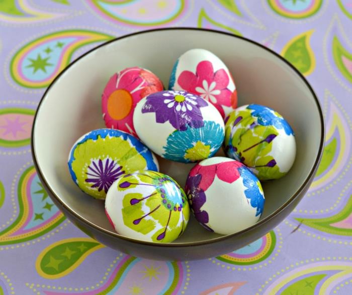 φτιάξτε μόνη σας διακόσμηση πασχαλινά αυγά χρωματισμός μπολ λουλουδιών