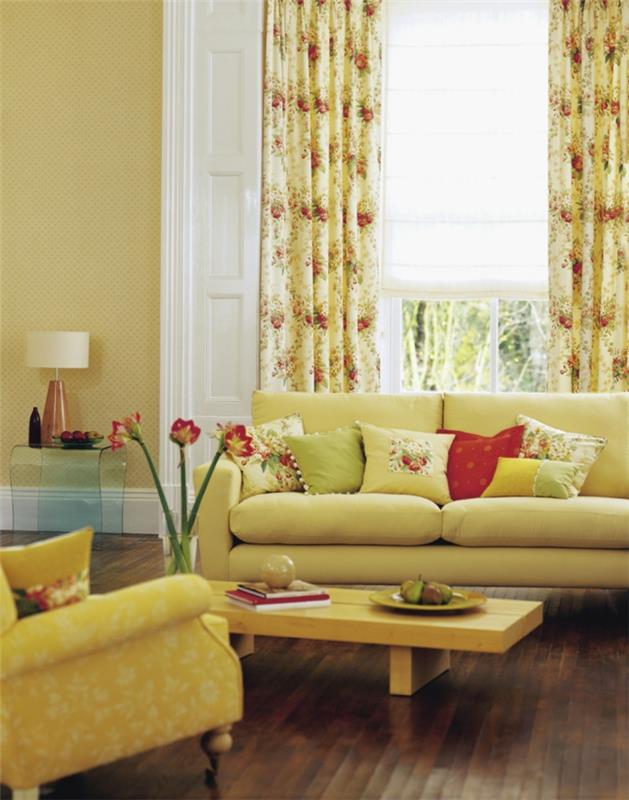 διακοσμητικές άκρες σαλόνι κίτρινα έπιπλα floral διακόσμηση κουρτίνες