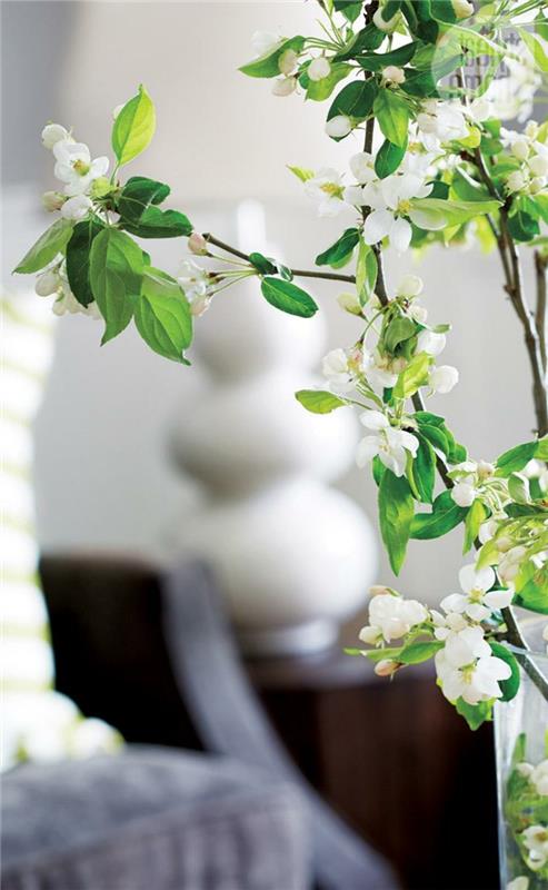 διακόσμηση ανοιξιάτικα λευκά λουλούδια τρυφερά