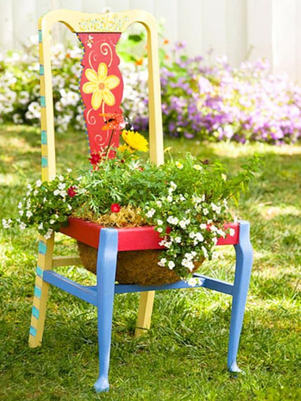 ντεκό ιδέες κήπος ξύλινη καρέκλα φωλιά λουλούδια