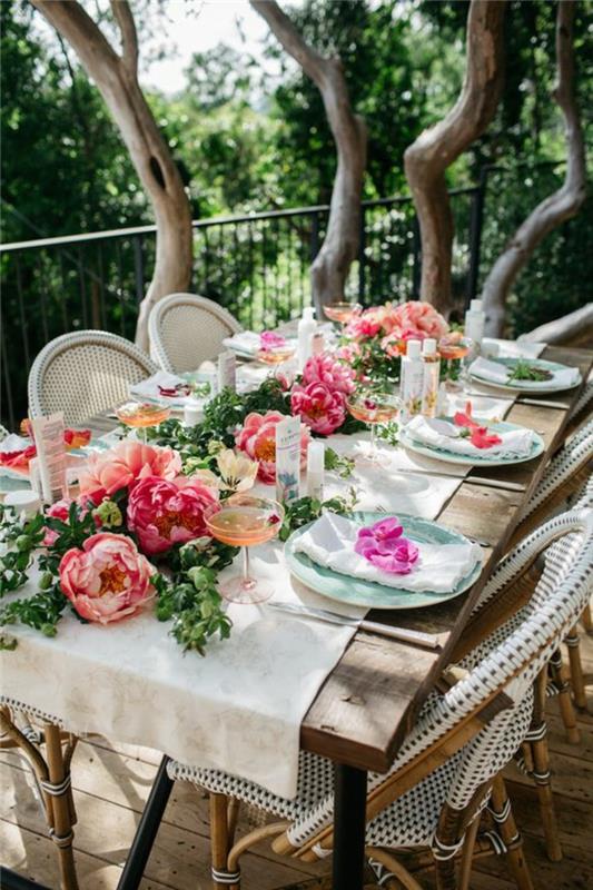 ιδέες ντεκό πάρτι κήπου διακοσμήσεις τραπεζιού ιδέες λουλούδια ιδέες κήπου λευκό τραπεζομάντιλο