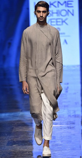 Tasarımcı Düz ​​Kurta Ujjwal Dubey