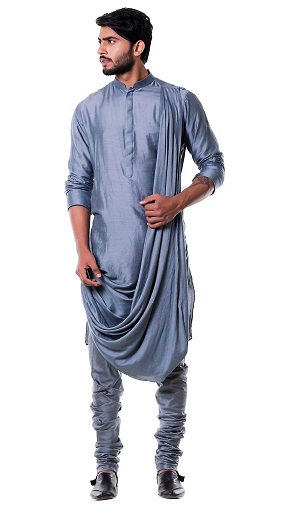 Kalki Fashions'dan Tasarımcı Kukuletası Boyun Kurta