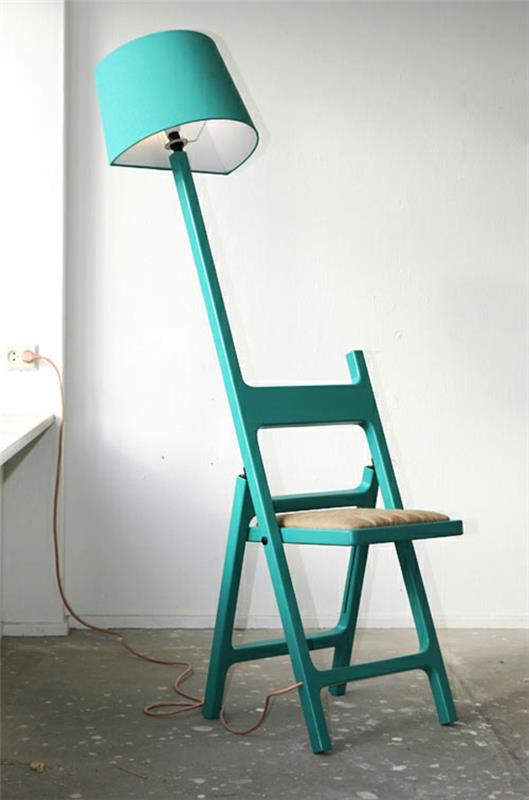 φωτιστικό και καρέκλα σχεδιαστών συνδυασμένα σε μία πτυσσόμενη καρέκλα