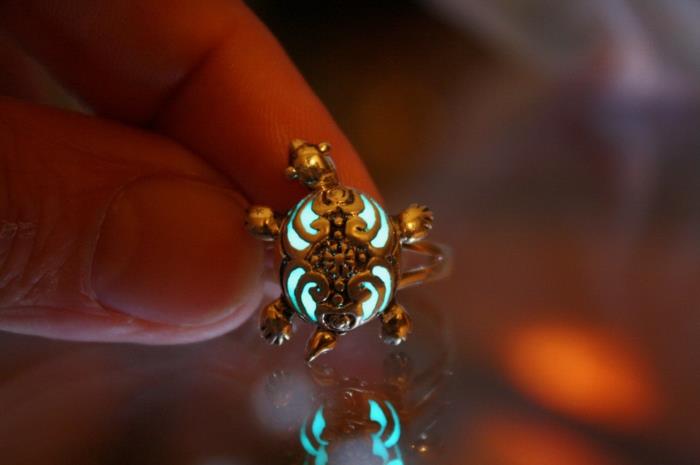 σχεδιαστής κοσμήματα φυλαχτά κέλτικα κοσμήματα vintage κοσμήματα φωτεινές κινήσεις χελώνας