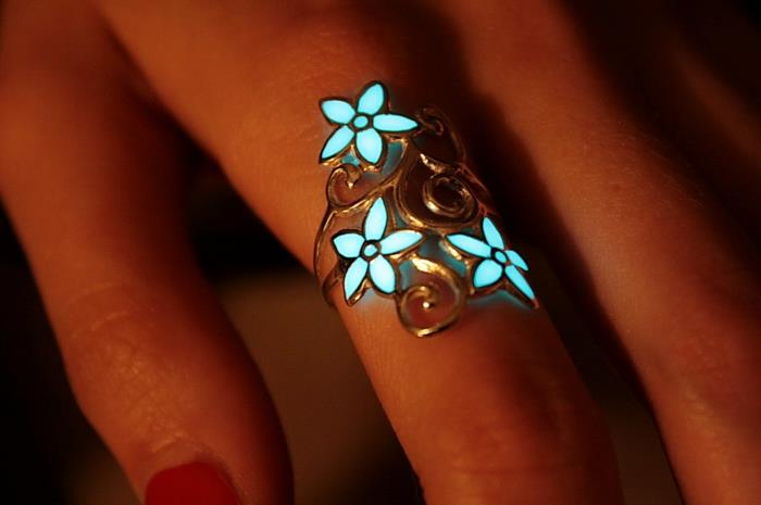 σχεδιαστής κοσμήματα φυλαχτά κελτικά κοσμήματα vintage κοσμήματα φωτεινό λεπτό λουλούδι