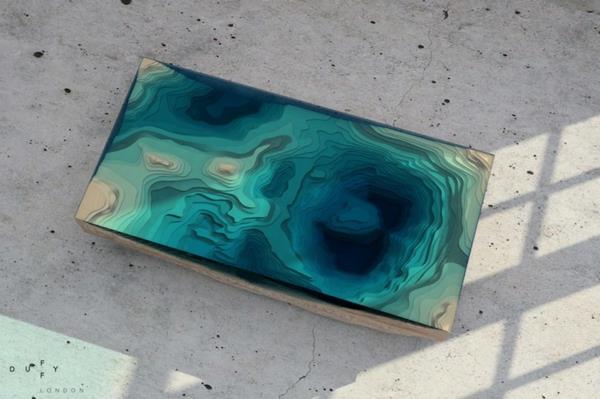 σχεδιαστής τραπέζι ξύλινο γυαλί μπλε θέα από ψηλά