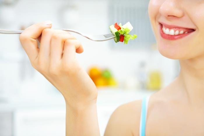 detox θεραπεία υγιούς απώλειας βάρους Προετοιμάστε φρέσκες σαλάτες