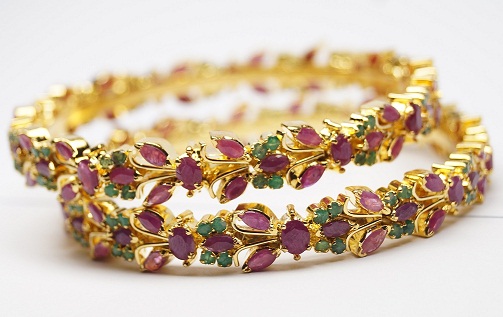 Nuostabūs tradiciniai „Ruby Emerald Designer“ apyrankės