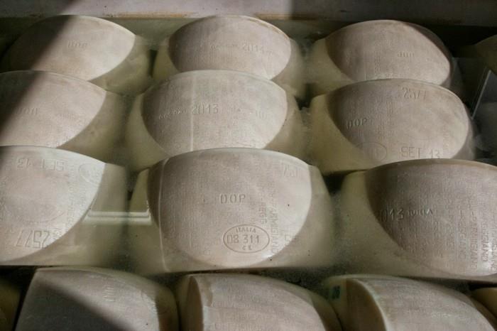 γεγονότα σχετικά με τις γκουρμέ ιδέες τυρί παρμεζάνα ιταλική μέθοδο παραγωγής