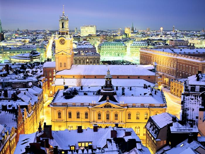 τις πιο όμορφες χριστουγεννιάτικες αγορές της Στοκχόλμης τη νύχτα