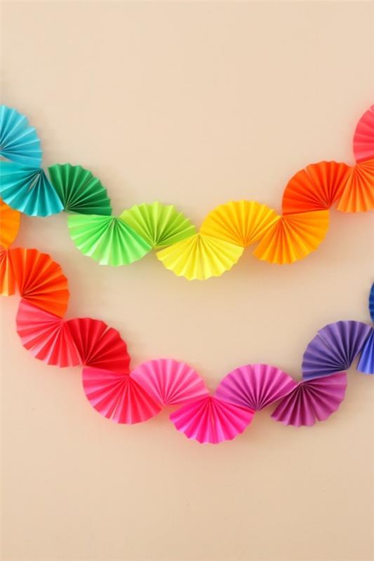 diy ιδέες διακόσμηση έγχρωμη διακόσμηση τοίχου γιρλάντα