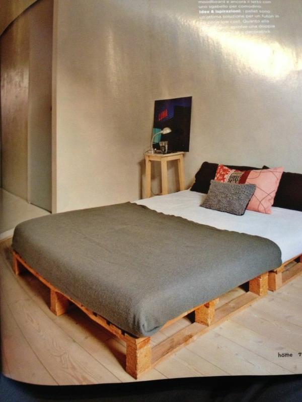 DIY ιδέες χτίζουν κομψό κρεβάτι από παλέτες