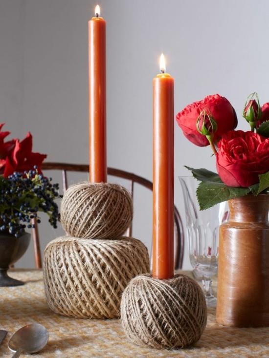 diy ιδέες καλοκαιρινής διακόσμησης τραπεζιού με γιούτα και κόκκινα κεριά