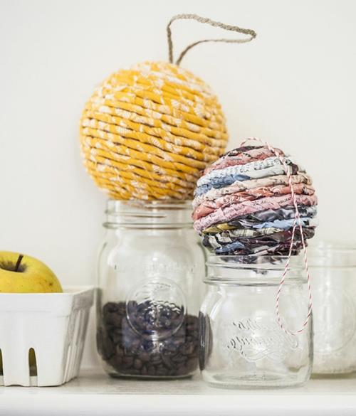 diy χριστουγεννιάτικα στολίδια δεμένη μπάλα από έλατο