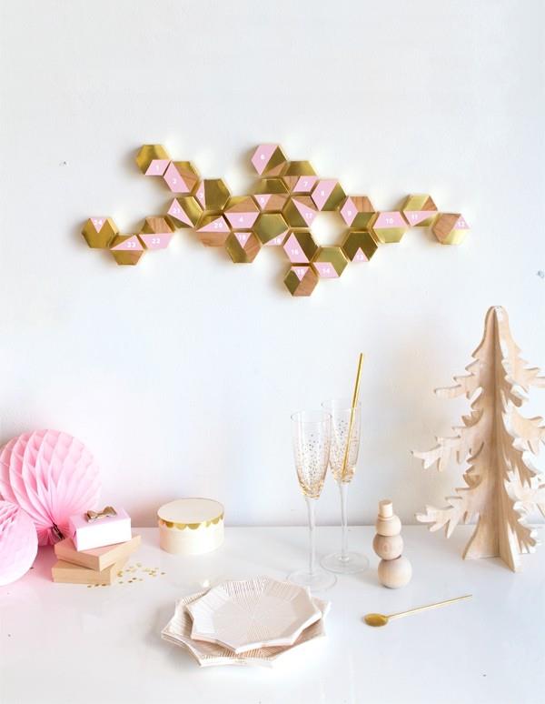 diy χριστουγεννιάτικες ιδέες διακόσμησης έλευση ημερολογίου διακόσμηση τοίχου μικρό χριστουγεννιάτικο δέντρο