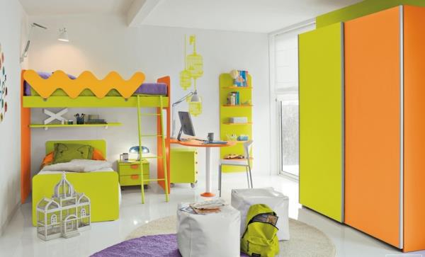 διπλά κρεβάτια παιδικό δωμάτιο χρωματισμένο εσωτερικό πράσινο πορτοκαλί μοβ