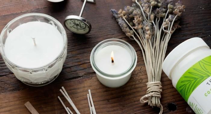 Φτιάξτε το δικό σας αρωματικό κερί, ρίξτε κεριά από βότανα