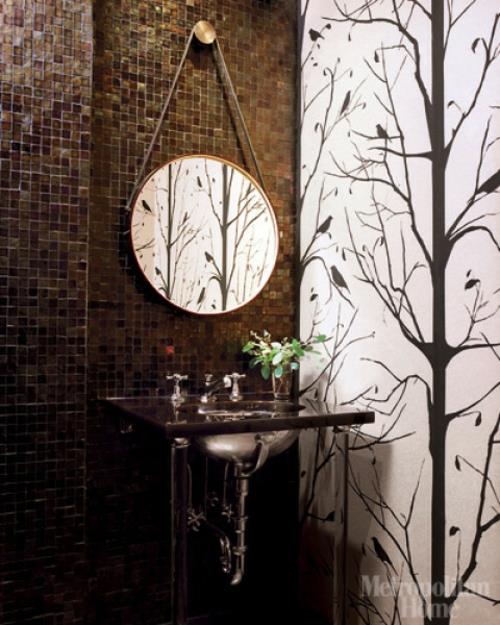 σκούρο μπάνιο εσωτερική διακόσμηση ιδέα διακόσμηση καθρέφτη μοτίβα φύσης