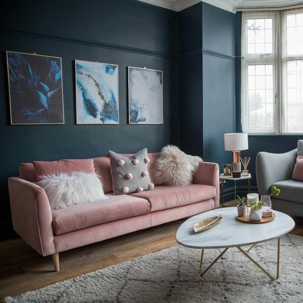 σκούρο μπλε τοίχο χρώματα ιδέες σαλόνι παστέλ χρώμα ροζ καναπέ