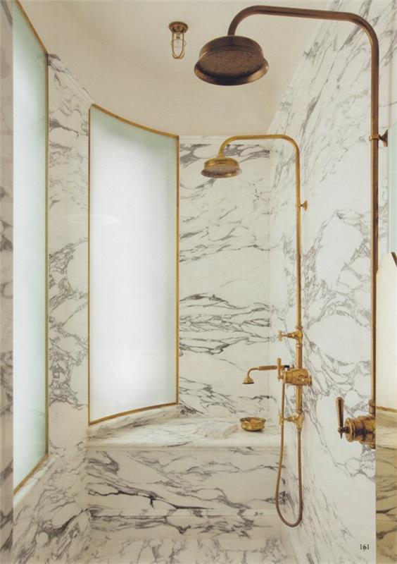 ντους αναδιαμορφώνει χρυσό μαρμάρινο τοίχο βρύσης μπάνιου