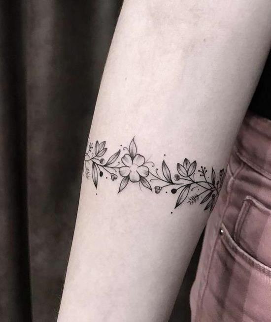 απλό βραχιόλι λουλούδια τατουάζ