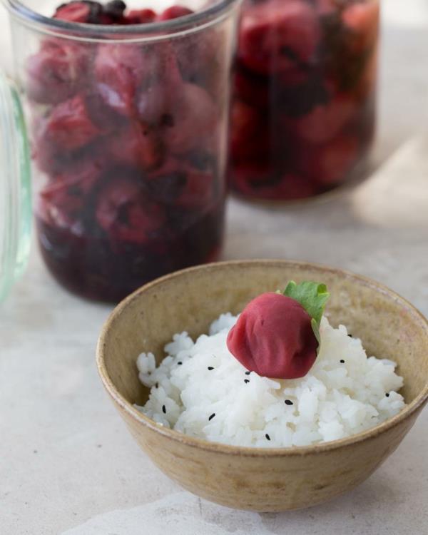 δαμάσκηνα umeboshi τουρσί αποτοξινώνουν το σώμα
