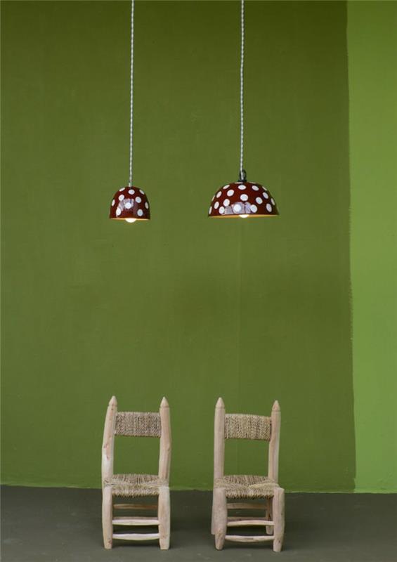 επίπλωση παιδικών δωματίων Agnès Emery ασυνήθιστες παιδικές καρέκλες πράσινο κρεμαστό φωτιστικό τοίχου