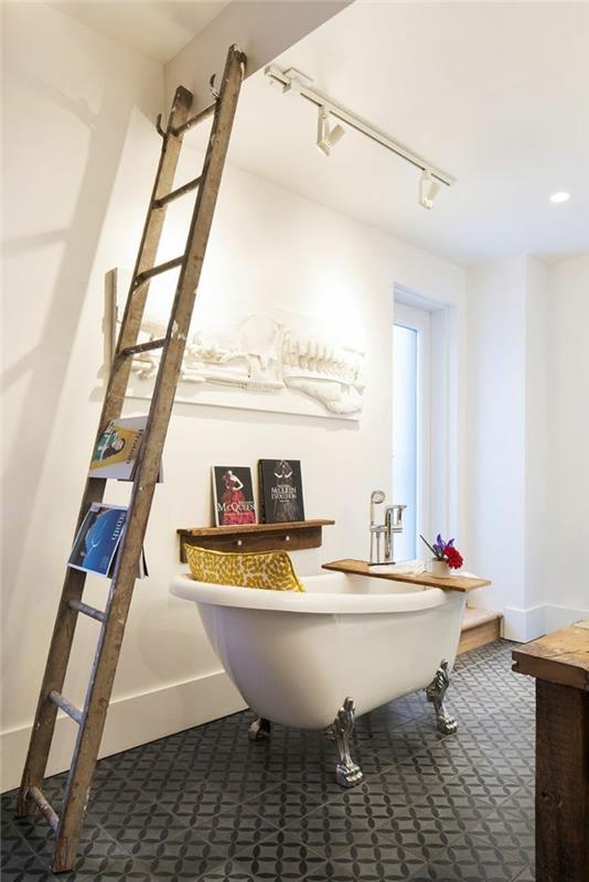 Ανακύκλωση ιδεών επίπλωση παραδείγματα ιδέες διακόσμησης DIY ιδέες ξύλινη σκάλα έμμεσου φωτισμού μπάνιο