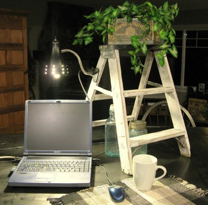 Ανακύκλωση ιδεών επίπλωση παραδειγμάτων diy ιδέες ξύλινη σκάλα έμμεσος φωτισμός τοίχου ράφι γραφείο
