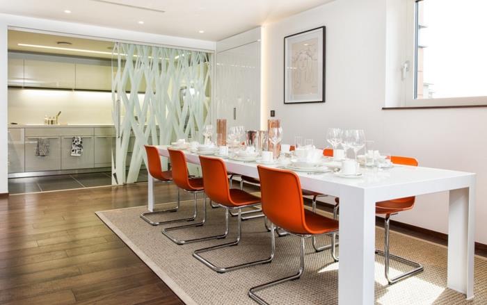 ιδέες επίπλωσης συμβουλές επίπλωσης κουζίνας μοντέρνες καρέκλες πρόβολοι καρέκλες μεταλλικό πορτοκαλί πλαστικό τραπέζι φαγητού λευκό