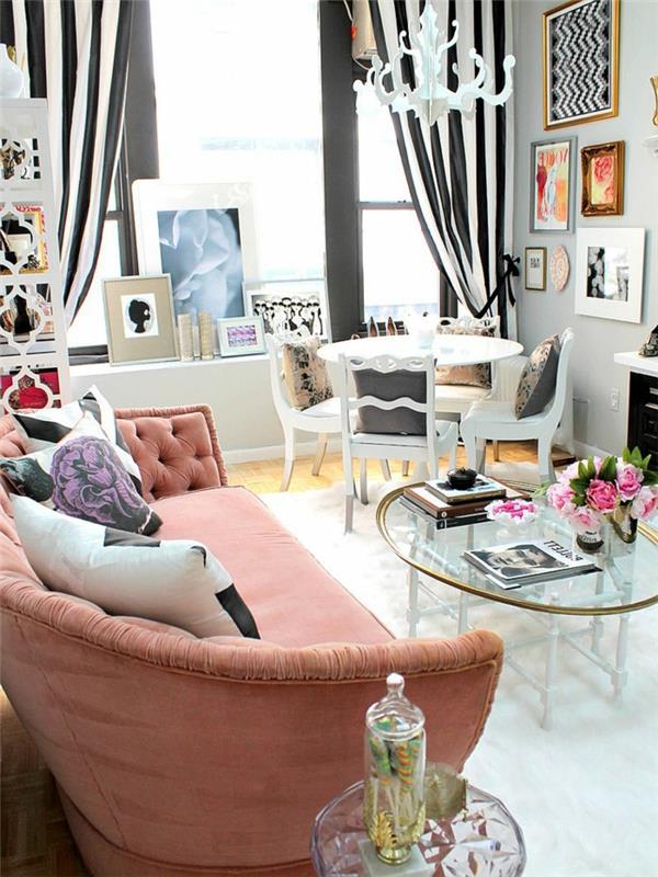 επίπλωση ιδεών χώρους σαλονιού ανοιχτό χαλί ανοιχτό ροζ καναπέ ρίγες κουρτίνας