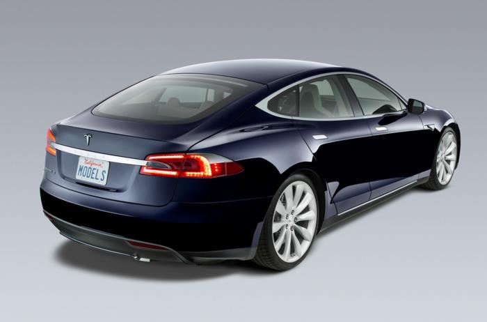 ηλεκτρικό αυτοκίνητο tesla μοντέλο σκούρο μπλε γυαλιστερό