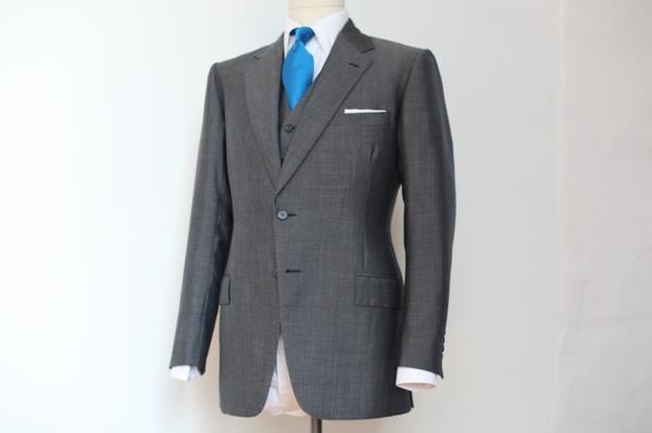Αγγλικό κοστούμι ανδρικό σακάκι με μπλε γραβάτα