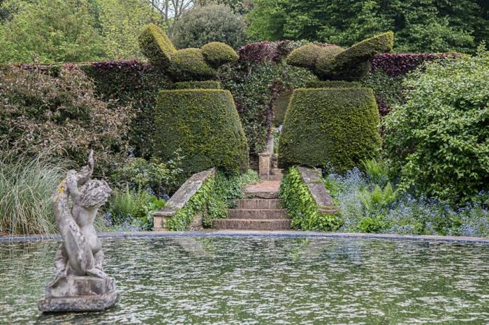 αγγλικός κήπος Μόναχο θυελλώδης σέρφινγκ στο γλυπτό του πάρκου στο Μόναχο