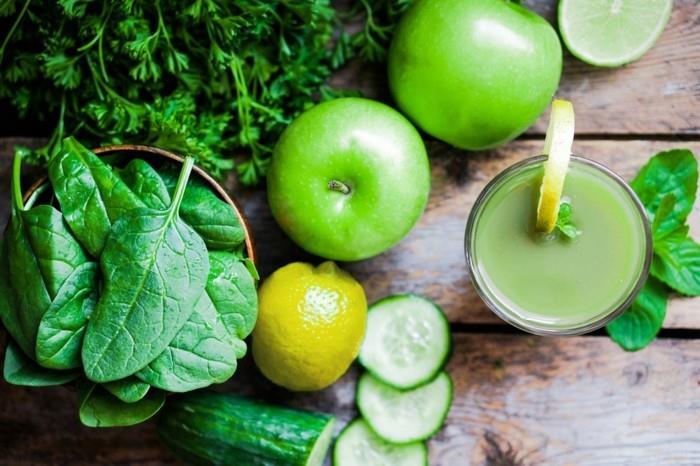 αποτοξίνωση detox υγιεινά φρούτα λαχανικά αγγούρι λεμόνι σπανάκι