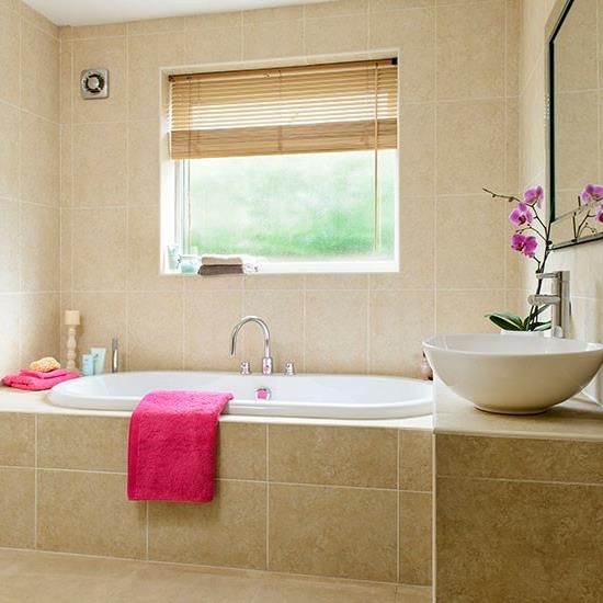 χαλαρωτικό ενσωματωμένο μπανιέρα μπανιέρας πετσέτα μπάνιου ροζ νεροχύτη
