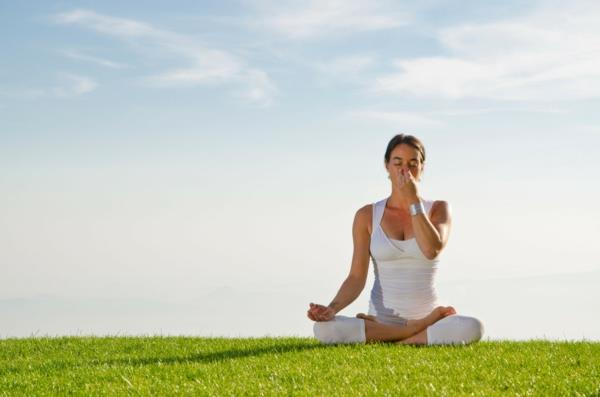 ασκήσεις χαλάρωσης για αναπνοή στρες γιόγκα