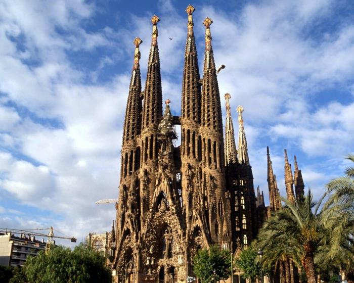 εποχές της ιστορίας της τέχνης art nouveau sagrada familia barcelona